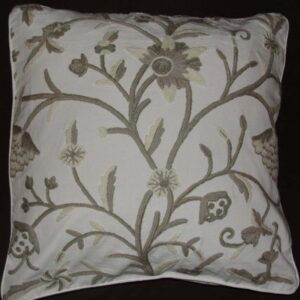 Crewel Pillow Alissa White Cotton Duck (16×16)