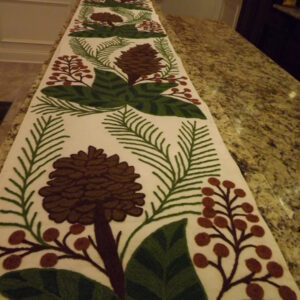 Christmas Wreath Christmas Colors on White table Runner 14.5 x10