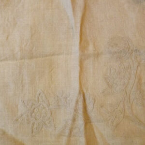 Crewel Dining Ankasa White on Natural Brown Jute Table Mat20x20