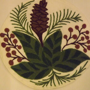 Crewel Dining Christmas Wreath Christmas Colors on White Round Table Mat (13”)