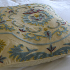 Crewel Pillow Medallion Cream Cotton Duck
