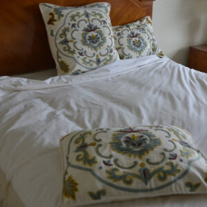 Crewel Pillow Medallion Ivory Cotton Duck